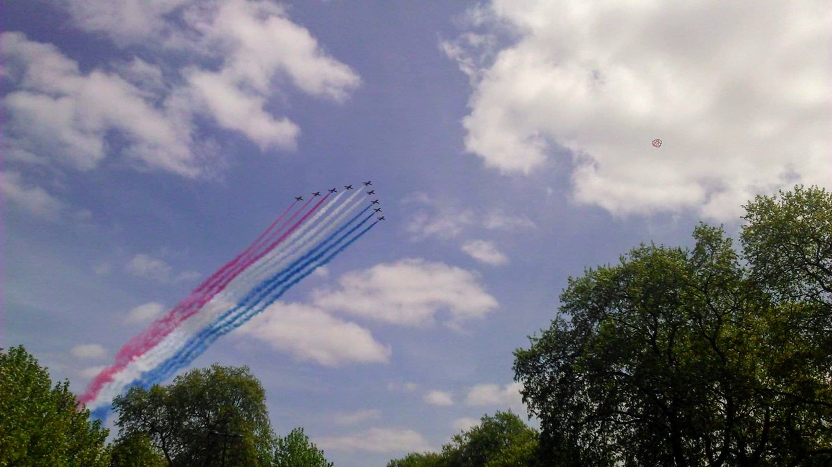 Mark Jabbal (@markjabbal) on Twitter photo My photo of the Red Arrows over Central London, nr <a href="/AeroSociety/">Royal Aeronautical Society</a> HQ, #VEDay 5 years ago My photo of the Red Arrows over Central London, nr <a href="/AeroSociety/">Royal Aeronautical Society</a> HQ, #VEDay 5 years ago