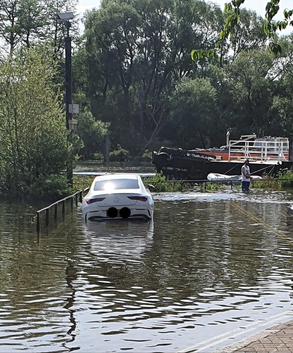 putneyhtc's tweet image. And just when we thought this bank holiday couldn’t get any better...

Thanks to Mandy Dooley our eyes in Richmond