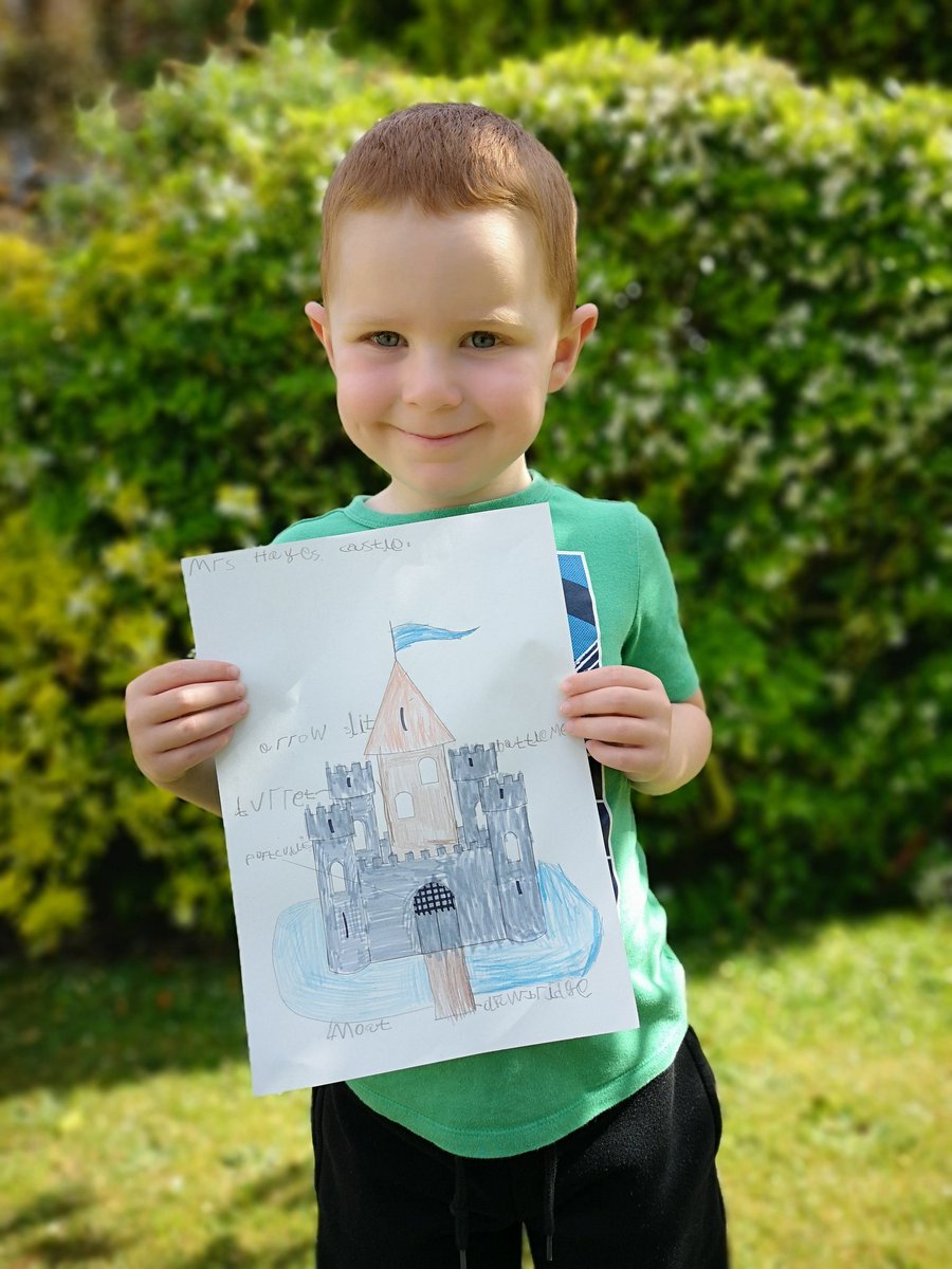 Ryan has designed Mrs Hayes castle, now to build it 🏰 <a href="/AvonwoodEYFS/">Avonwood Primary School EYFS Team</a>