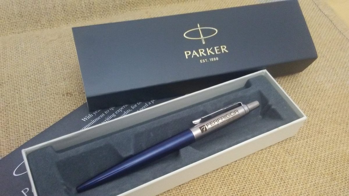 mercomm's tweet photo. Per Ferfrigor abbiamo progettato e fatto realizzare queste stupende @ParkerPens , brandizzate con il nome della società! 🖊
Un gadget prezioso ed elegante da regalare ai propri clienti🎁
#mercomm #ferfrigor #parker https://t.co/8z0ZXYfvn2