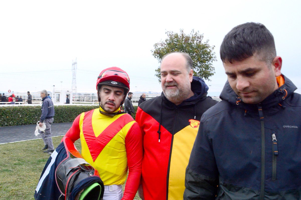 #AtYarislariBaslasin

Retweet yapan ,
1 kişiye Ekürimizin forması 
1 kişiye Mesut Özil forması 
3 kişiye Üzerinde ismi yazılı Göztepe’mizin yeni sezon formaları hediye edilecektir.