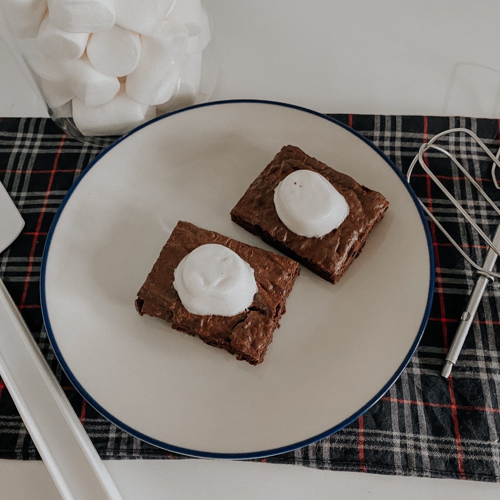 ❕✋🏻 ขอพื้นที่แจก ' บราวนี่ออริจินัล ' ร้านพี่แจ๊ซ 1 ชุดให้ฟลว.ร้านดรอปดี 1 ea ครับ ! แจกย้อนหลังเนื่องจากร้านครบ 3500 ฟอล ( ตอนแรกจะแจกปี้โปแต่โหวตบราวนี่พุ่งปี๊ด) สุ่มประมาณวันอาทิตย์นี้ตอนเย็น ๆๆ ครับผม 🤤💬

/ ได้ทำการขออนุญาตใช้รูปจากเจ้าของร้านแล้วนะค้าบ