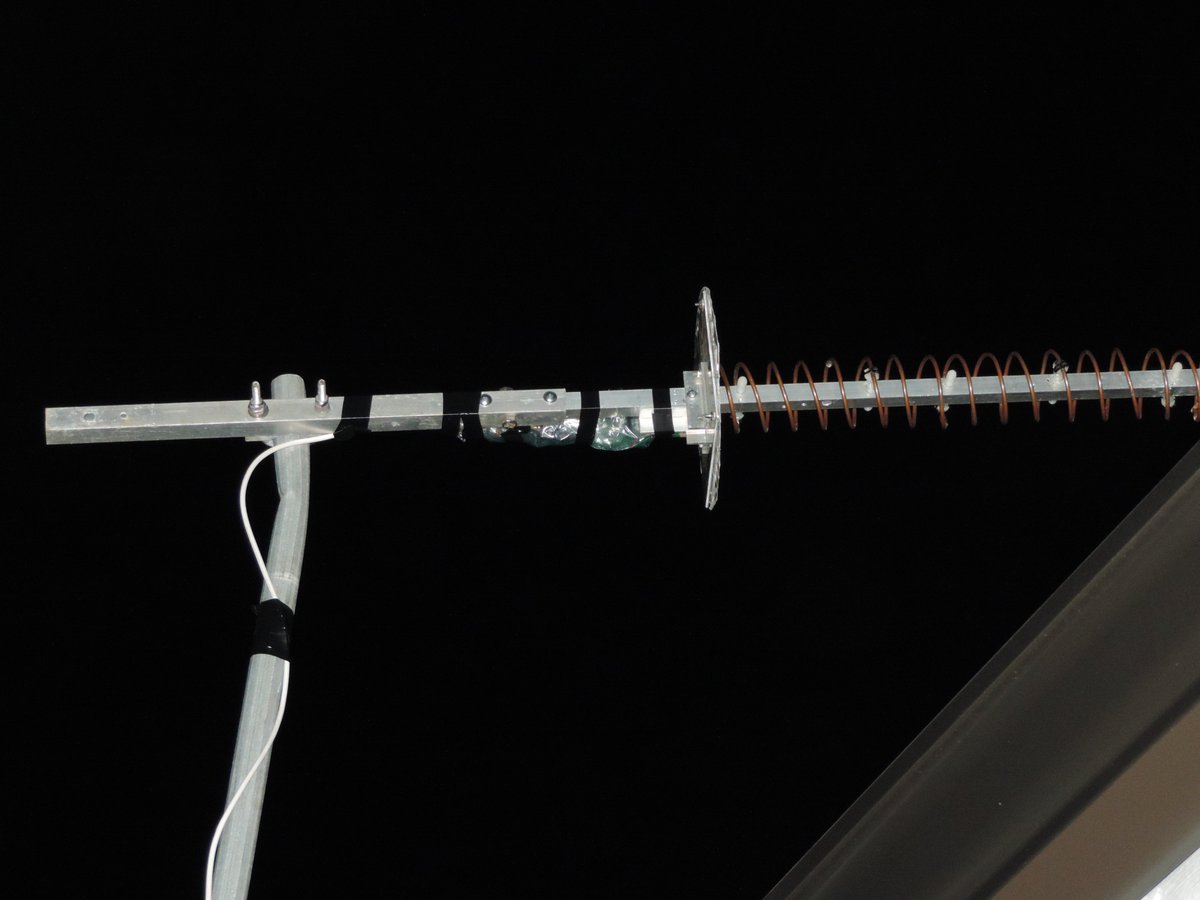 fearlesslyloyal's tweet image. #SatcomNorm #WorkingOnTheNiteMoves the HRPTBLUNT in all it&apos;s splendor on moonlit night..in suppoprt i have the SAWBIRD + GOES NOAA LRIT Lna @Nooelec pwr led on and covered with makeshift plastics as a radome.. Powered up using the #RSP2Pro..tracking HRPT Signals