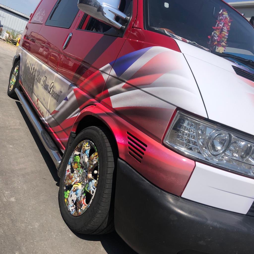 RevolutionWrapsUK tweet media