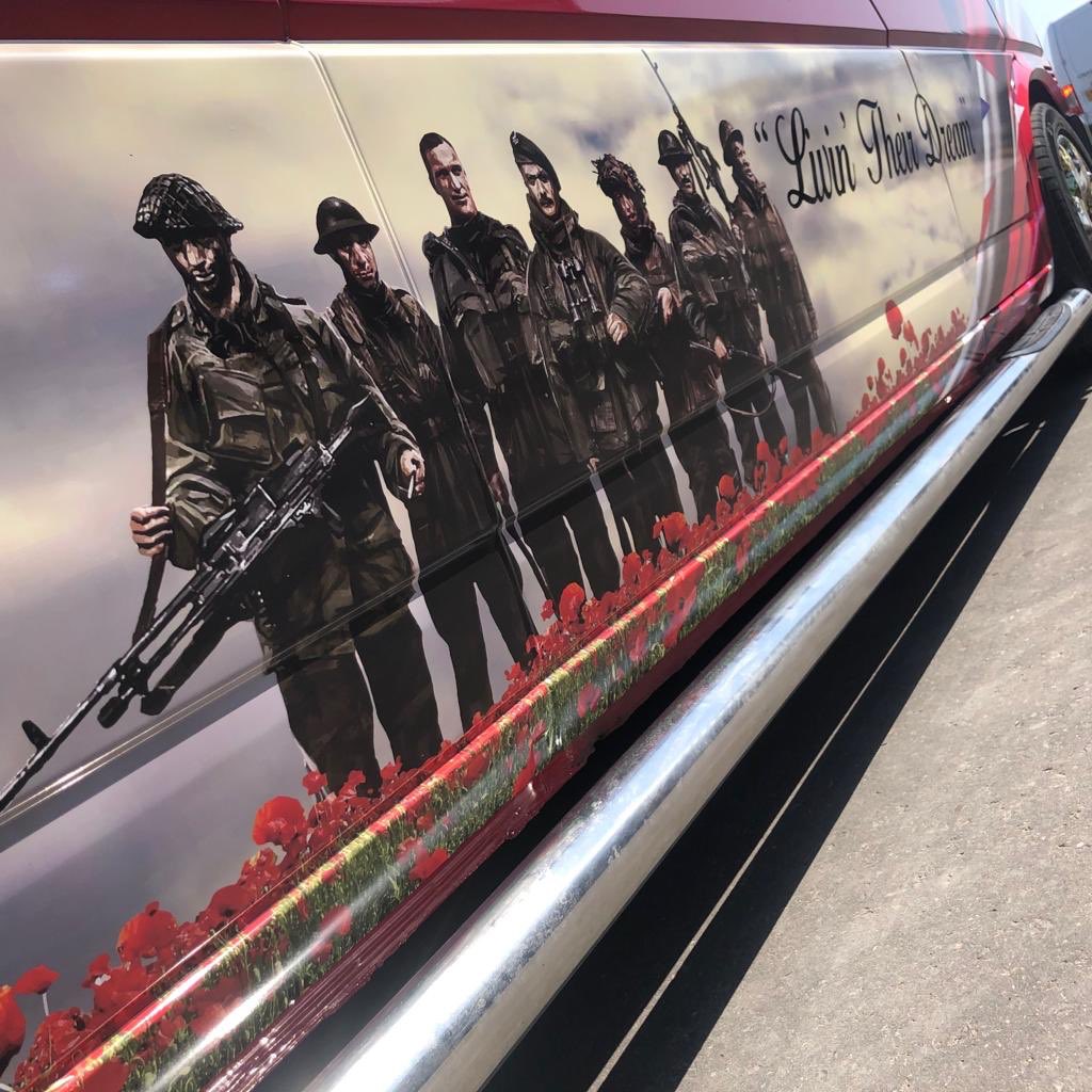 RevolutionWrapsUK tweet media