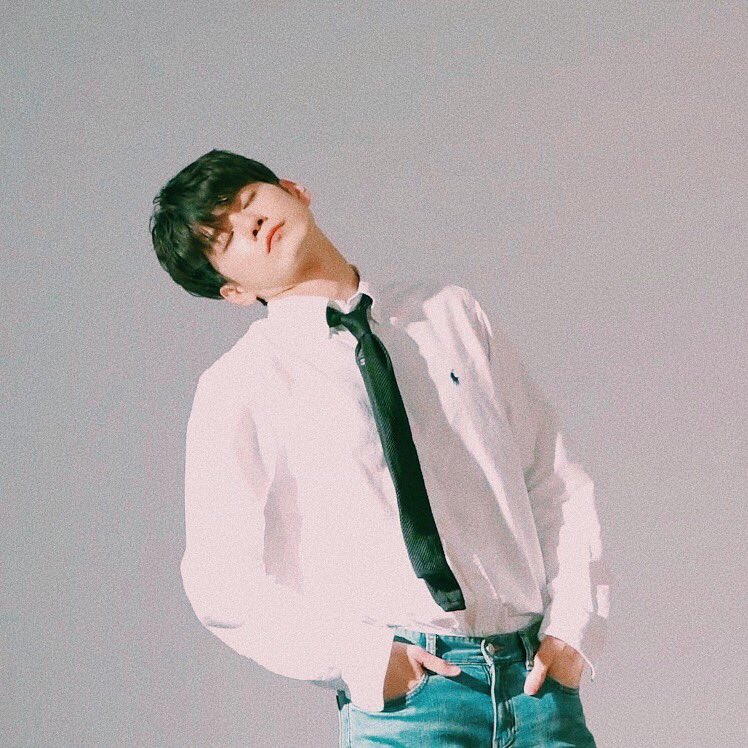 __yourcigarette's tweet photo. #옹성우 #ONGSEONGWU https://t.co/djnjHsFBqS
