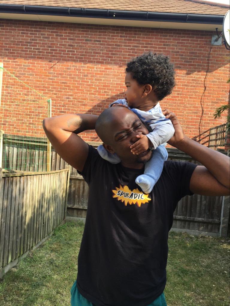 oscarworldpeace's tweet photo. #SPORADIC 👨‍👦 the album OUT NOW: https://t.co/2FSMBvDark

Featuring: @demae_mae @mikeskinnerltd @RagzOriginale @Benjiflow_ @kadiata93 @ariellesworld_ @Samwiseldn @Knucks_music @EttaBond 

Artwork/Photography: @ganvdia 
Co Exec: @EWhizz_ https://t.co/X86PbnIByl
