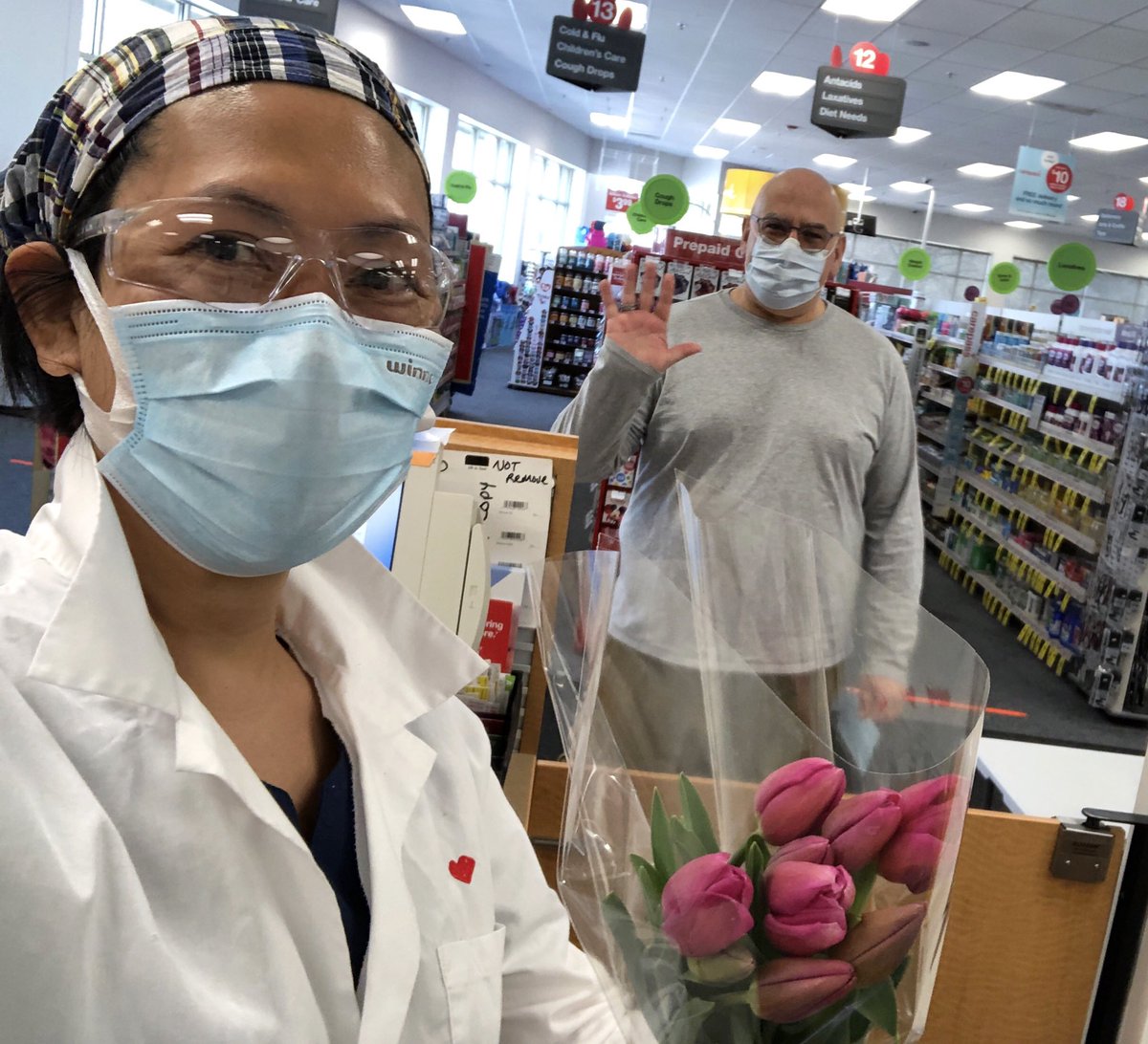 bicboston's tweet photo. Love from our patients 👩🏻‍🔬🥰💐
“Free delivery until May 31st” @CVS10601 @CVSHealth #SocialDistancing #service #commitment @TommieLeeR2D10 #COVID19 #TogetherAgainstCovid19 https://t.co/RdRrtyVInJ