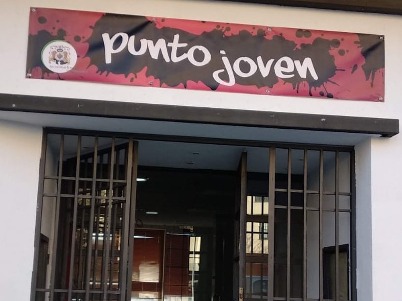jlvazpol's tweet photo. ¡#PostFataRESPAWN ya está en la prensa!
Una iniciativa ofrecida por @aytoescorial para los adolescentes gamers de #ElEscorial, que planteé y diseñé hace poco más de una semana.
¡Gracias a @FDIeSports (@informaticaucm) por la ayuda!
Enlace: https://t.co/P2hfzCb9eE
¡Vamos, #leones! https://t.co/Ub4UsOsdA4