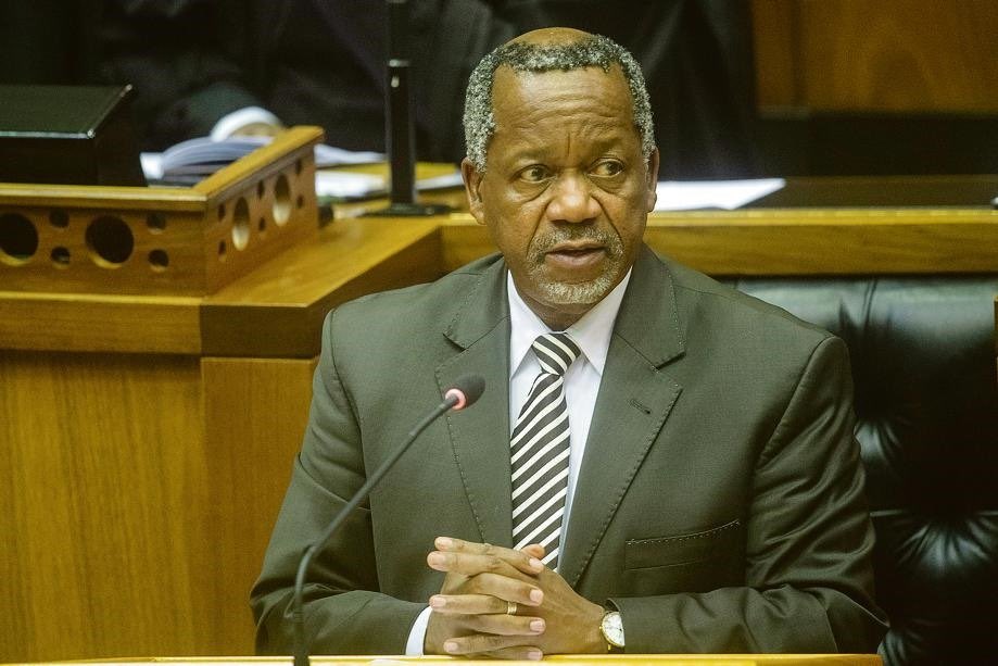 AdvoBarryRoux's tweet photo. African Christian Democratic Party leader Reverend Kenneth Meshoe wants churches to be classified as essential service providers. Reverend Meshoe is high from some holy oil. #ReVMeshoe https://t.co/OA7UUreN57