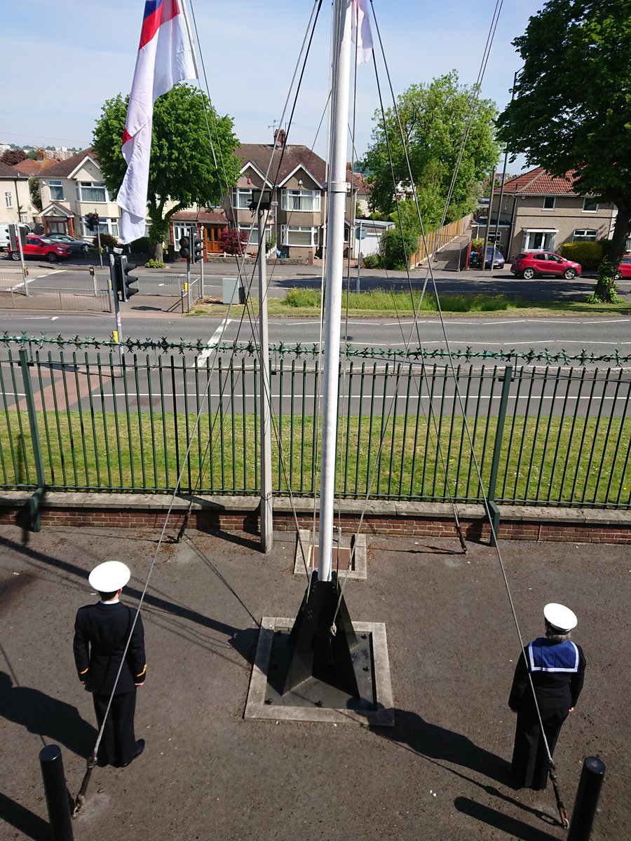 HMSFlyingFox's tweet photo. As we remember those who have fallen both Regular and Reserve - and those who helped secure #VEDay 1945.
#LestWeForget
#VEDay75 #ShineALight #InThisTogether #madethedifference https://t.co/VklZgPllcG