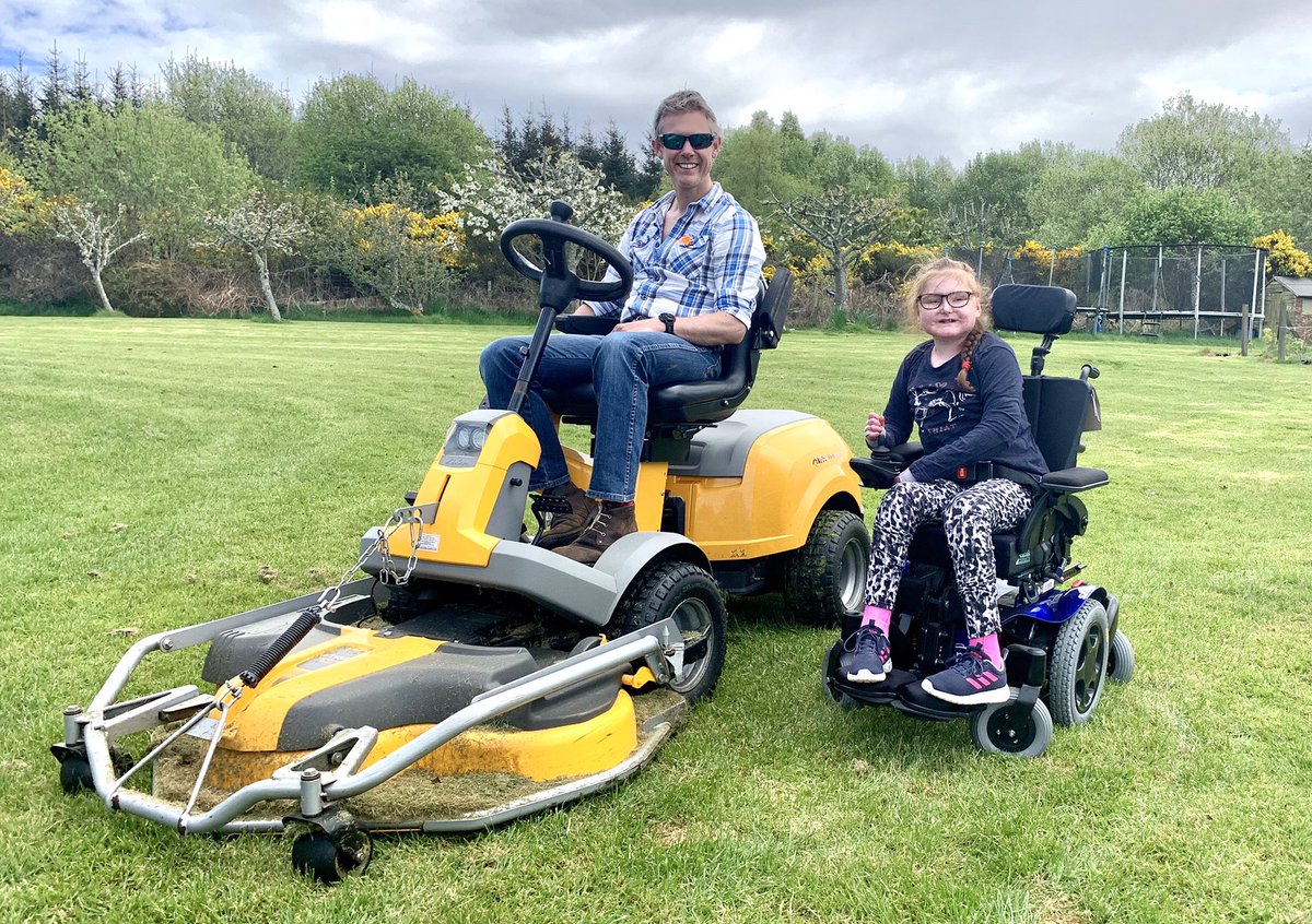 zebrabear02's tweet photo. @Stiga_garden any retro fit options for my helpers machine?  If not, may just settle for new custom yellow paint job on her electric wheelchair! https://t.co/6g8i7Ksx56