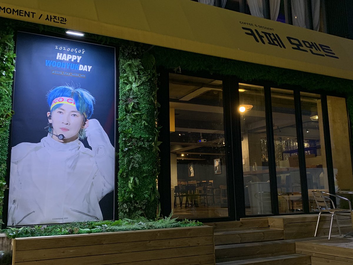 PhotocafeM's tweet photo. RT시 추첨하여 아크릴스탠드+팝업카드를 드려요

부산 #서면카페모멘트 에서 #장우혁 생일 컵홀더 이벤트가 진행됩니다.

❤️캔에이드 배송폼❤️
👇구경하러가기👇
https://t.co/jY5zwPZ2eq
모든 문의는 카페측으로 바랍니다😊

#장우혁 #JANGWOOHYUK
#2020_STAY_WITH_WH
#2020_HAPPYWOOHYUKDAY https://t.co/ssKS5MPEB0