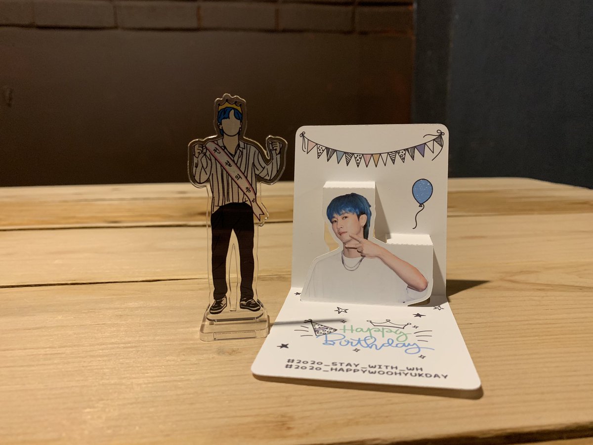 PhotocafeM's tweet photo. RT시 추첨하여 아크릴스탠드+팝업카드를 드려요

부산 #서면카페모멘트 에서 #장우혁 생일 컵홀더 이벤트가 진행됩니다.

❤️캔에이드 배송폼❤️
👇구경하러가기👇
https://t.co/jY5zwPZ2eq
모든 문의는 카페측으로 바랍니다😊

#장우혁 #JANGWOOHYUK
#2020_STAY_WITH_WH
#2020_HAPPYWOOHYUKDAY https://t.co/ssKS5MPEB0