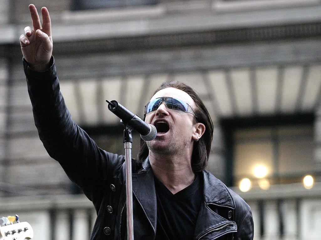 Radio1Rai's tweet photo. Alle 12.30 #InPrimaFila con @AntonioDOlivo: i 60 anni della rockstar #Bono Vox e il suo impegno sociale; “Tornare”, l’ultimo film di #CristinaComencini,
#Covid19 e la crisi del lavoro nel settore culturale, in particolare quello nel #teatro lirico.
🎙️ https://t.co/qRDGQpcr7j https://t.co/y2XUE92hS6