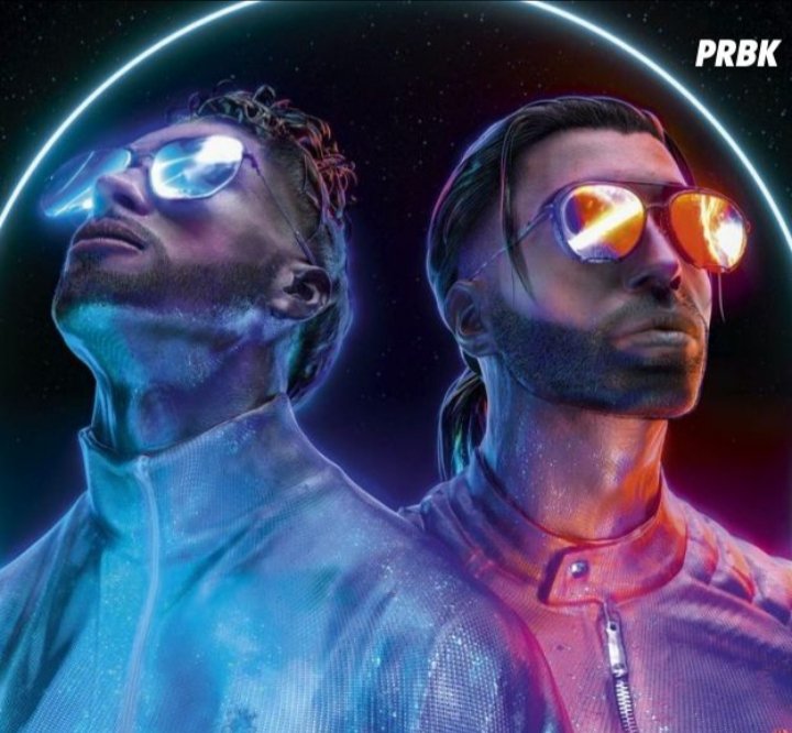 sAbRiA___'s tweet photo. Tu veux faire quoi avec quelqu'un qui écoute pas PNL🤨 https://t.co/Xohq37ubg8