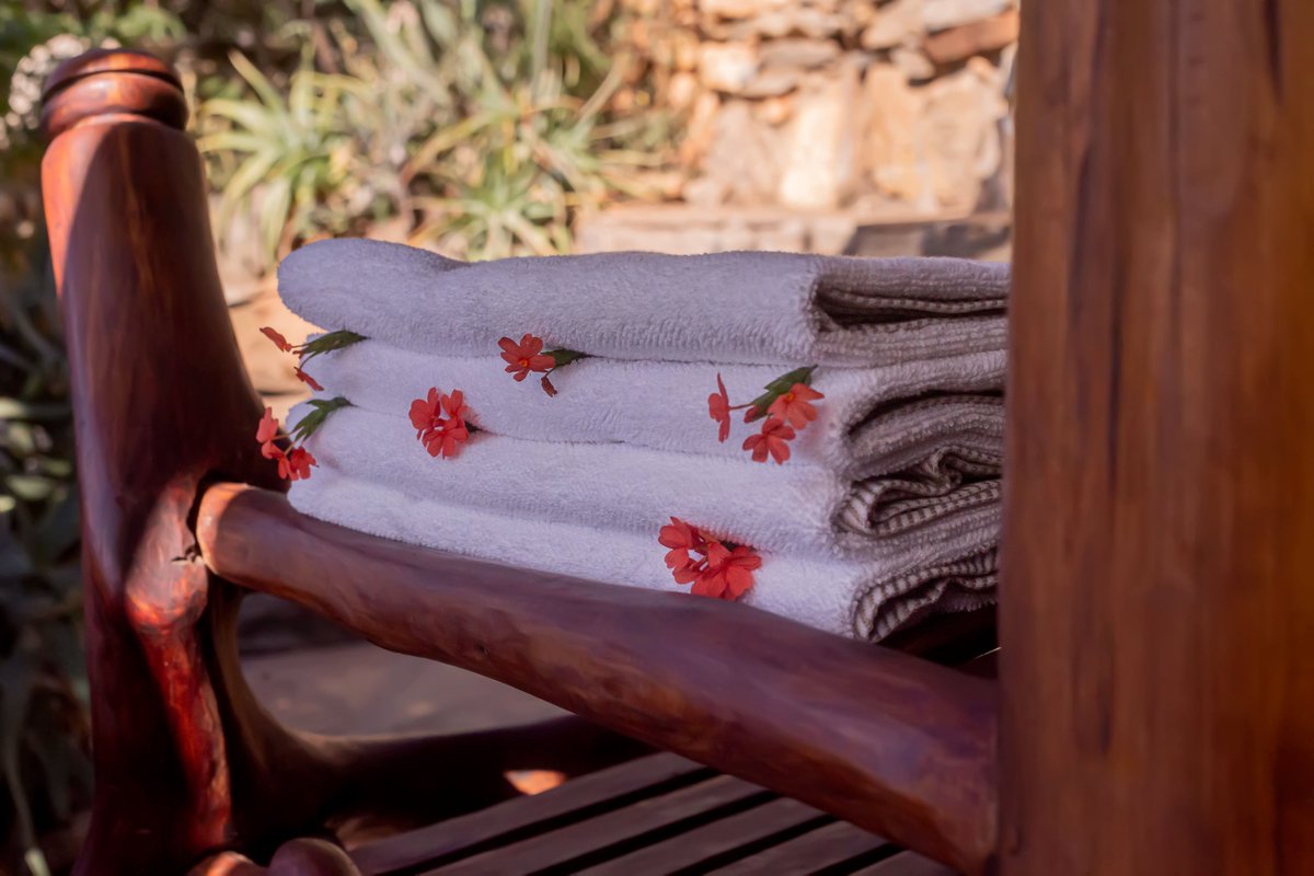 desertroselodge's tweet photo. Happiness is a long hot bubble bath, with the right view and set up, giving a wonderful combination of isolation, quiet and comfort.😍😌 #ecolodge #onlyindesertroselodge #bubblebaths #relaxinnature #honeymoondestination #tembeakenya https://t.co/GgTw5KHVWu