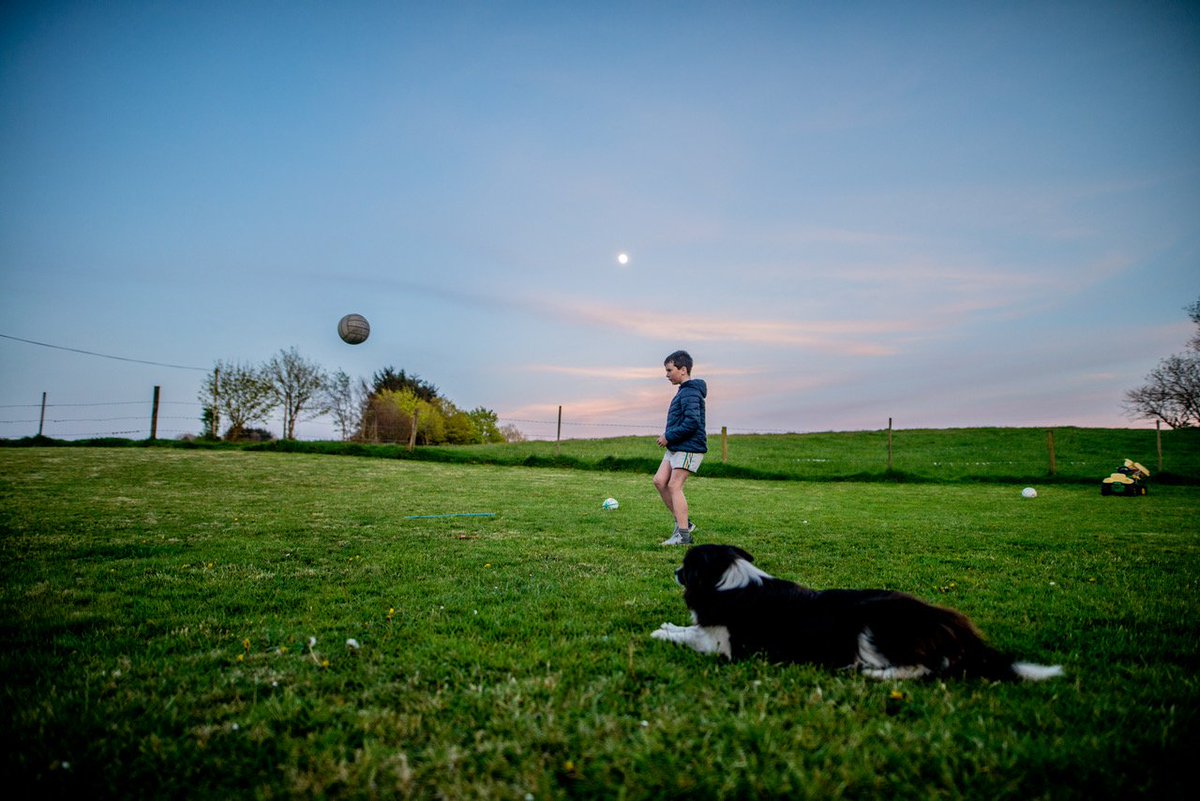katrinataggart2's tweet photo. The Scorpio supermoon, Carrickmore.
#supermoon #massisolationirl #massisolstionproject #GAA https://t.co/qfNOyAU0HW
