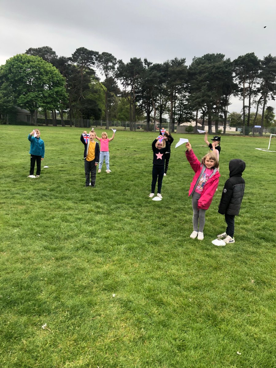 HubKinloss's tweet photo. At 11am today we had our minute silence at the flag, siblings stood together, to remember all who served in World War 2 as part of our #VEDay2020 celebrations @EducationMoray @VCrossHoSCD @TheMorayCouncil @ApplegrovePS @andersons_says @DallasPrimary @kinlossprimary @Kinloss_Bks https://t.co/Fb0zOYFyiE