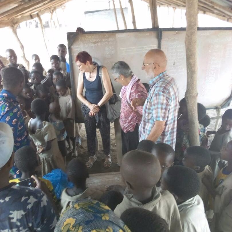Osc_Monde's tweet photo. Tu as une fois aidé dans ta communauté
ou ailleurs dans le monde 🌍 ?
Si oui, quelle était ta mission ? Dis en commentaire ou partage l'image avec nous ❤
OSC, le Monde 🌍 a besoin de nous ❤
#DevelopmentWithoutBorders https://t.co/IwOhdWGCrk