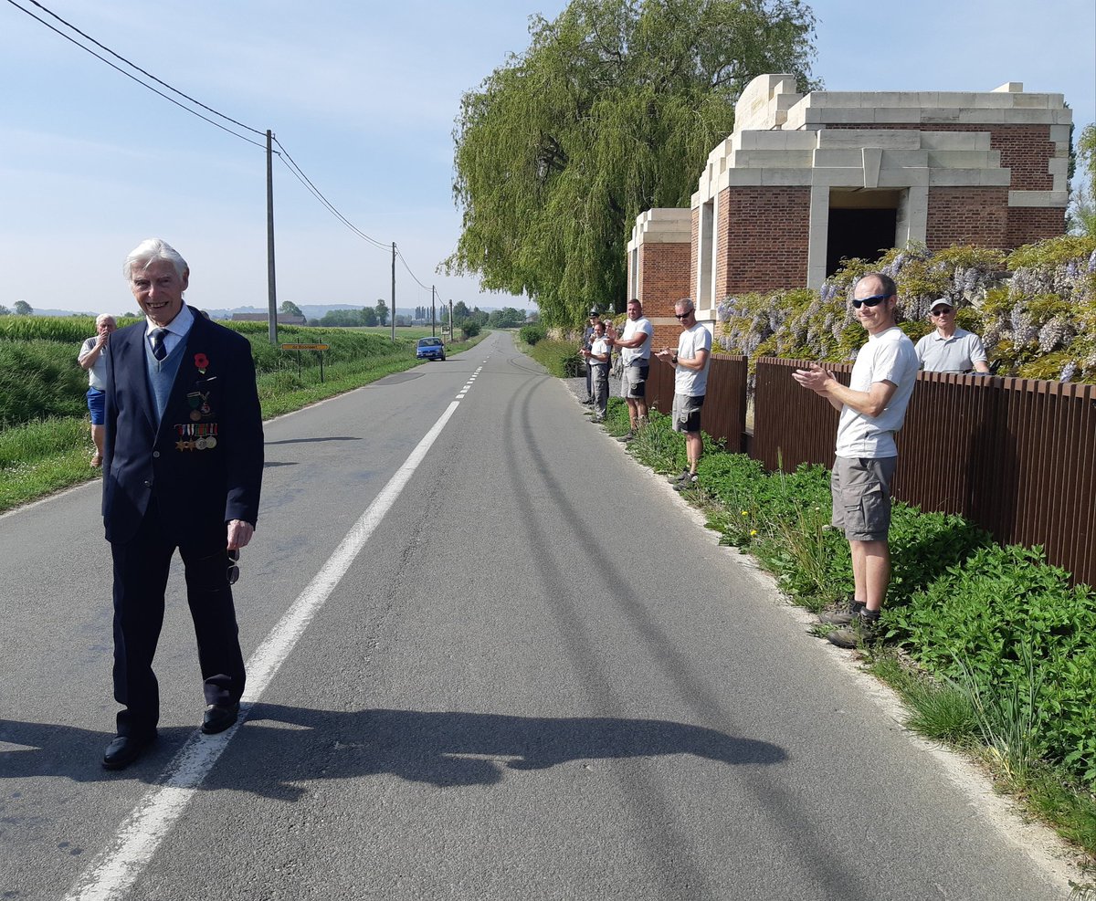 NeleBille's tweet photo. @CWGC Gardeners forming a guard of honour at Lijssenthoek Military Cemetery to support @GeorgeSutherl on his walk for @TalbotHousTubby today on #VEDay75 

You can watch the start of his walk here: https://t.co/Awt04CWqwa

#WalkWithGeorge #StandWithTalbotHouse https://t.co/tdPKLafnJs