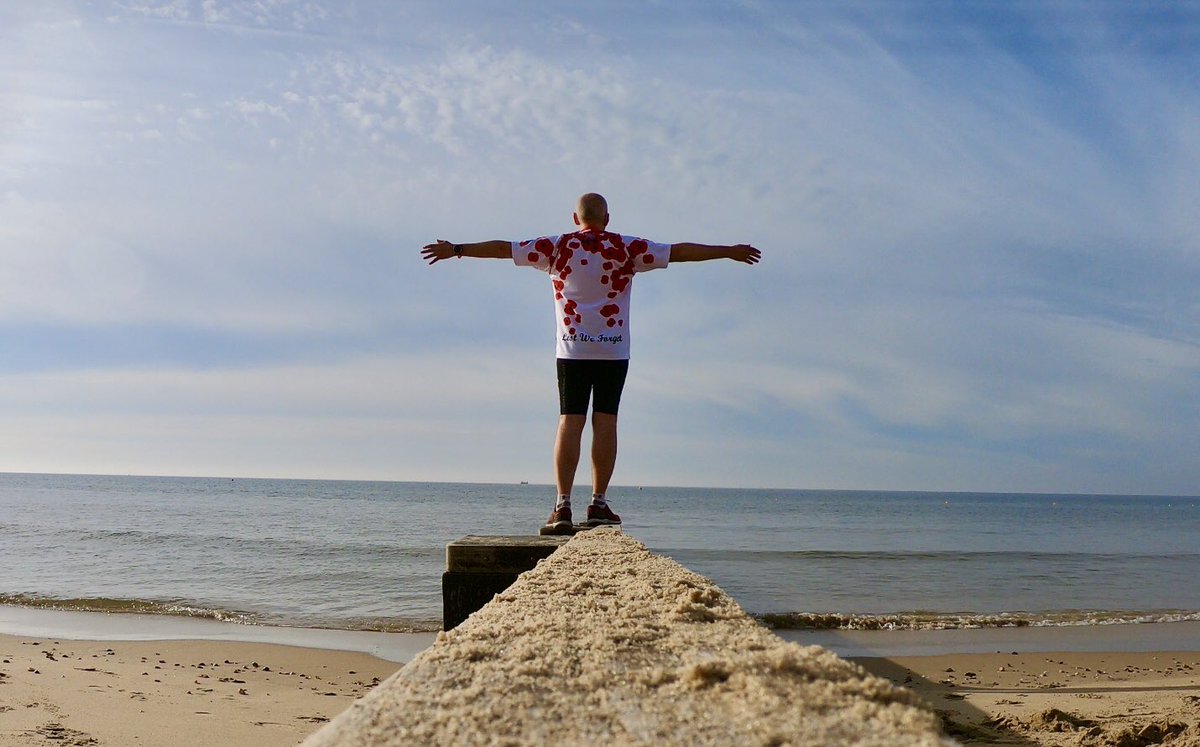 frogbmth's tweet image. Happy VE Day 🏃🏻‍♂️🌈 #VEDay #VEDay75 #Bournemouth