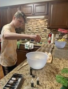 7NewsDC's tweet photo. A Nothern Virginia science teacher and his class are raising money by making, selling and shipping soaps all over the country.

The project, Soap for Hope, is to raise money for students whose parent has lost a job.

How you can buy or donate: https://t.co/s9KJ6HWYeR https://t.co/wYIDxZAucl