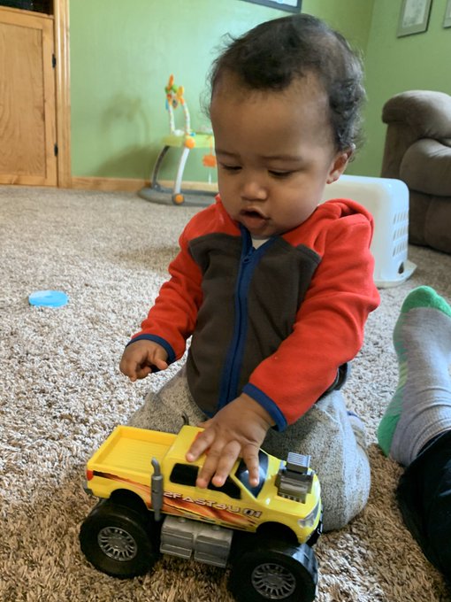 He love his trucks https://t.co/177rKsrUZY