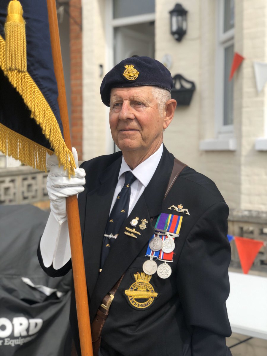 Doing our bit for #VEDay with social distancing, made extra special as our neighbour who is a standard bearer. <a href="/Kent_Online/">KentOnline</a> so many neighbours also came out to pay their respect for the 2 mins at 11am
