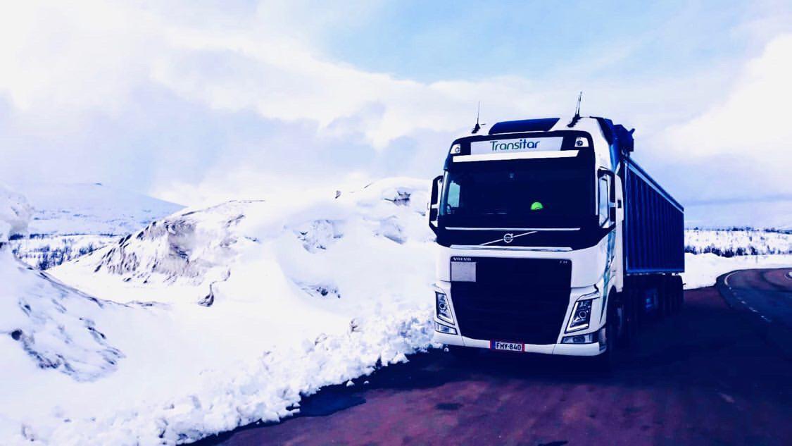 youadamoli's tweet photo. #Adamoliontheroad 🚛 direttamente dalla #Finlandia 🇫🇮
Grazie a #TransitarOy 💙

#Adamoli #reartipper #ribaltabile #posteriore #ribaltabileposteriore #madeinItaly 🇮🇹 #semirimorchiperpassione https://t.co/XeqQL3SW7G