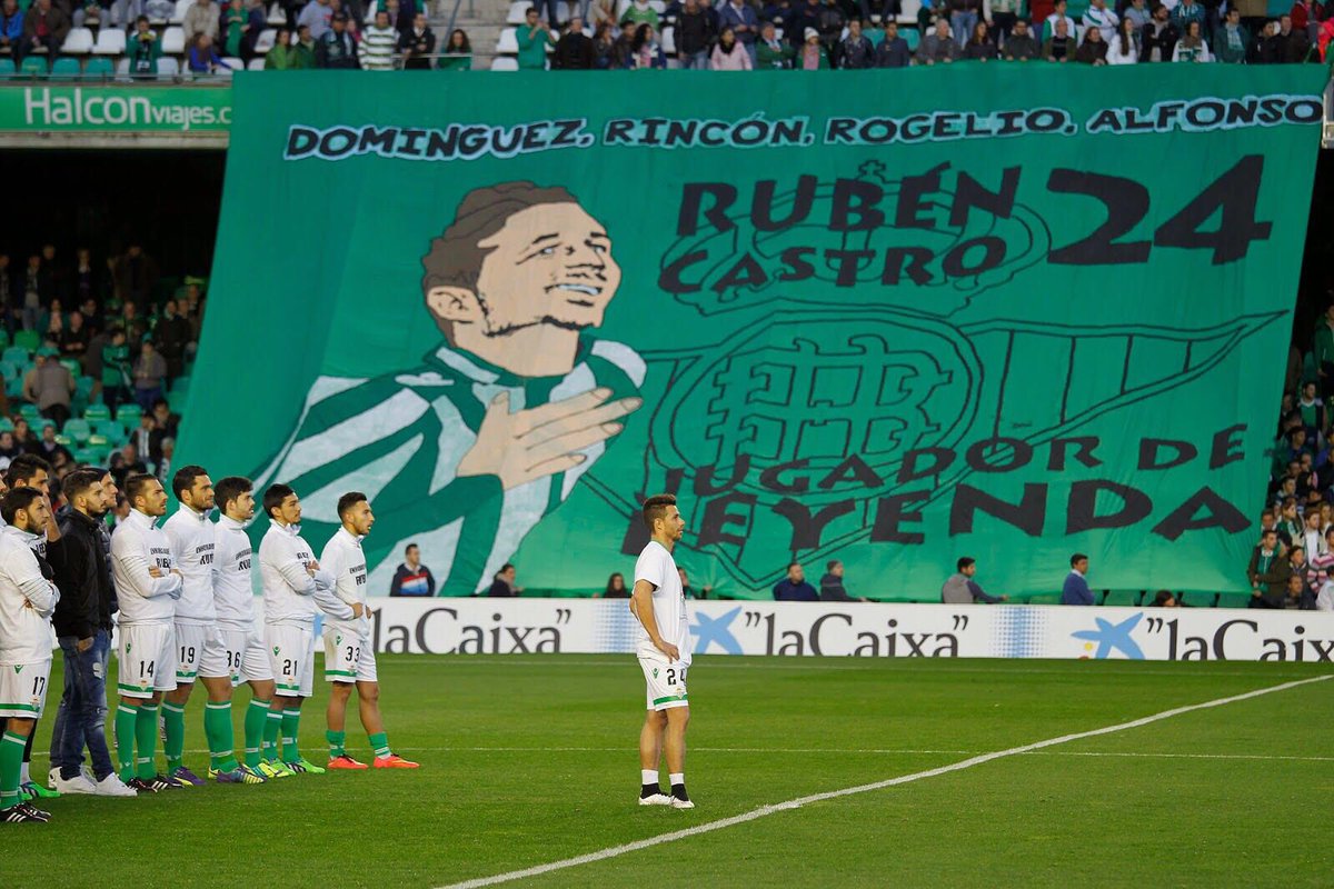 betisweb's tweet photo. ⚽️🔝Disfruta con los 25 mejores goles de Rubén Castro😍

🎥Ver video➡️ https://t.co/IPvA73dLmu

#Betis 💚 https://t.co/adMXa8mrX8