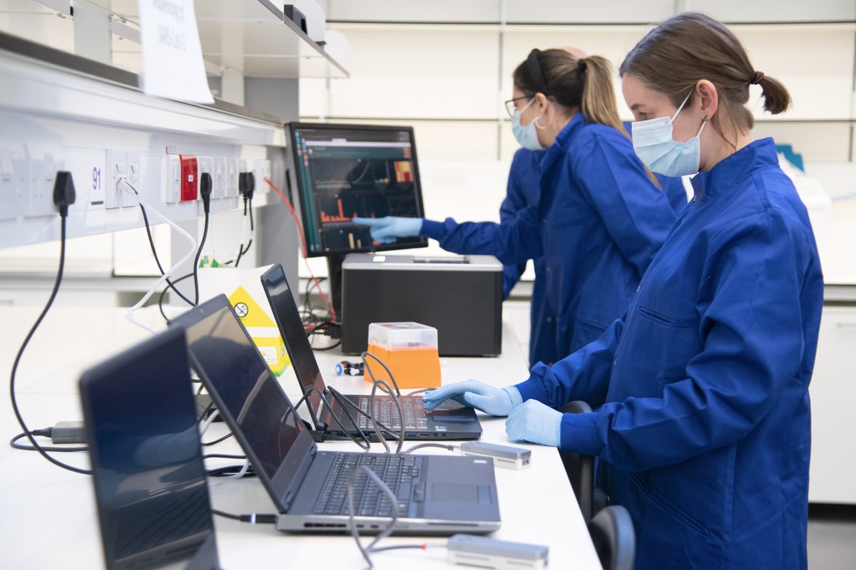 uclpgu's tweet photo. Work at #UCL #ZCR for #SARSCoV2 genome sequencing as part of the #COGUK consortium.  #OxfordNanopore #MinION #GridION #SocialDistancing @uclgenomics @uclnews Thanks to many more who are not in the picture but working tirelessly to make it happen. https://t.co/EcicBtH3yP