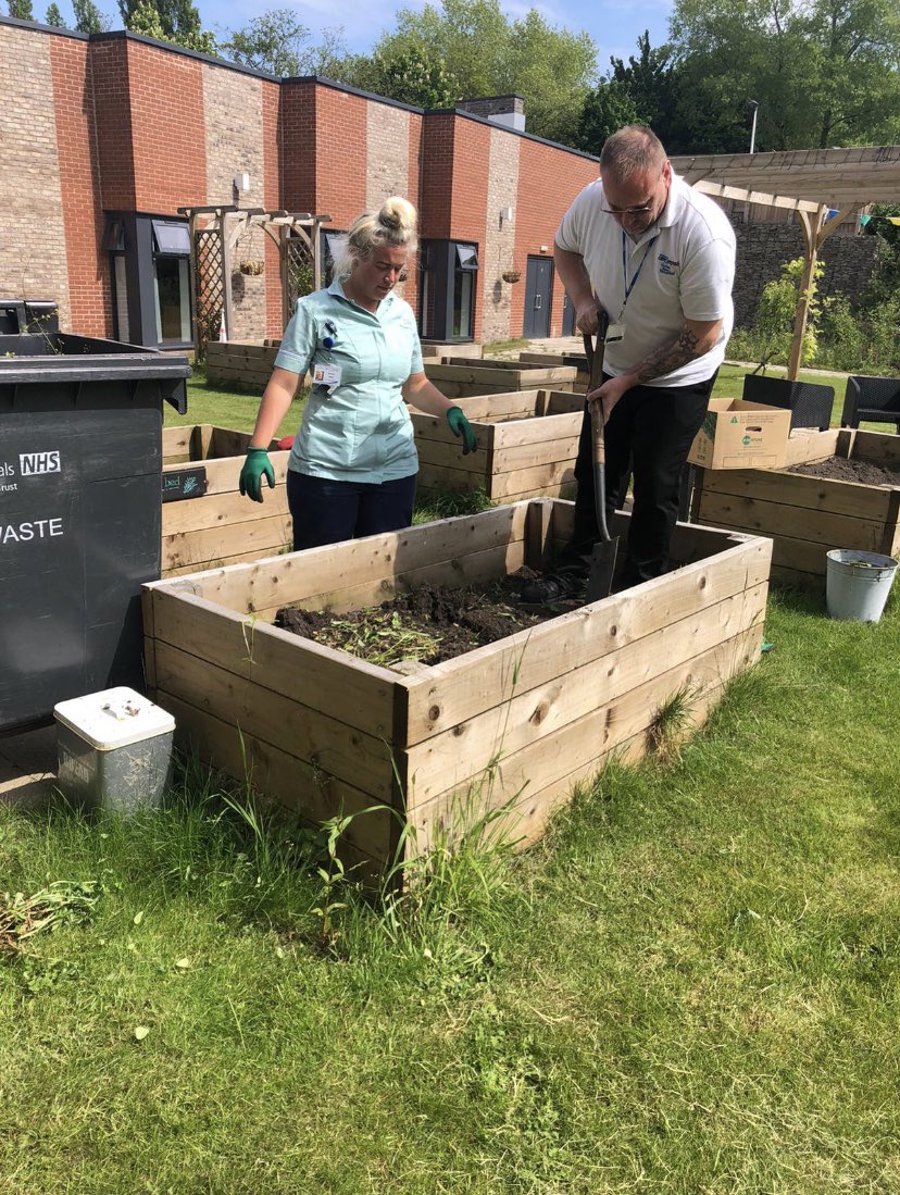 CrumpsallVale's tweet photo. Kirstie and Mylos making the most of the good weather getting the grounds ready for our new bedding plants 🌸🌻🌼 #makingbeauty #gardening https://t.co/fRI6qRrV6l