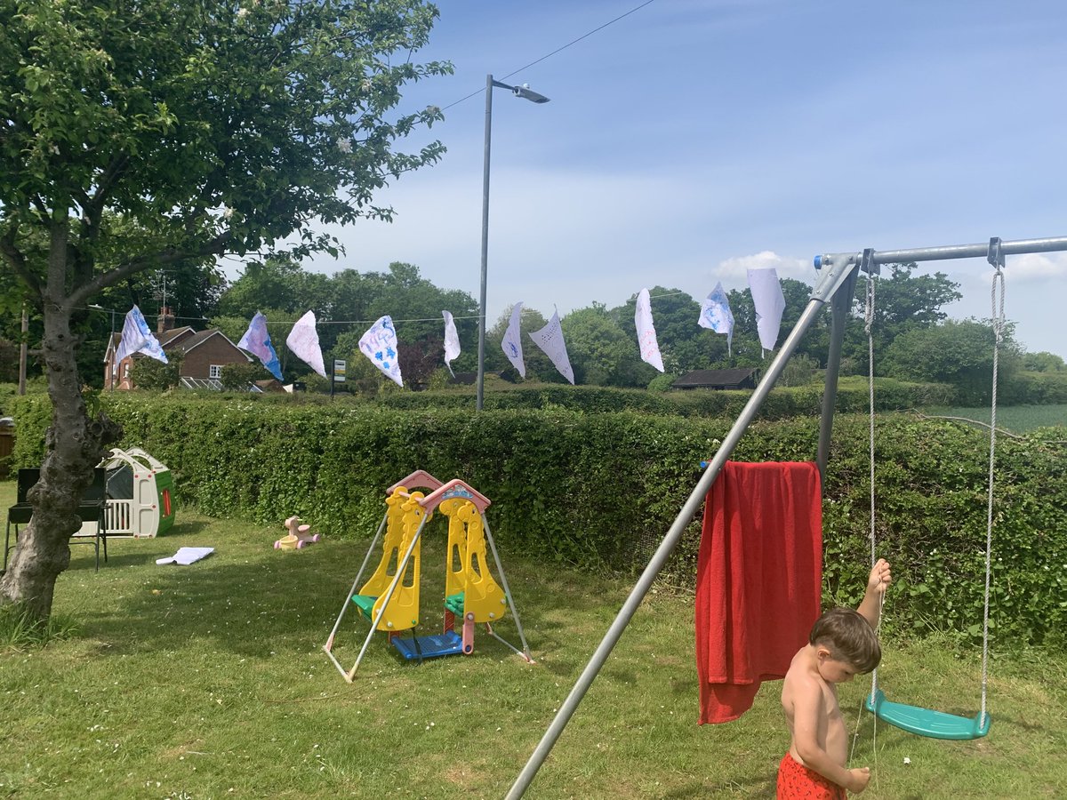 Castell1Kelly's tweet photo. #loveoflearning #kimptonprimary bunting making #VEDay https://t.co/3s9nI9IBVq