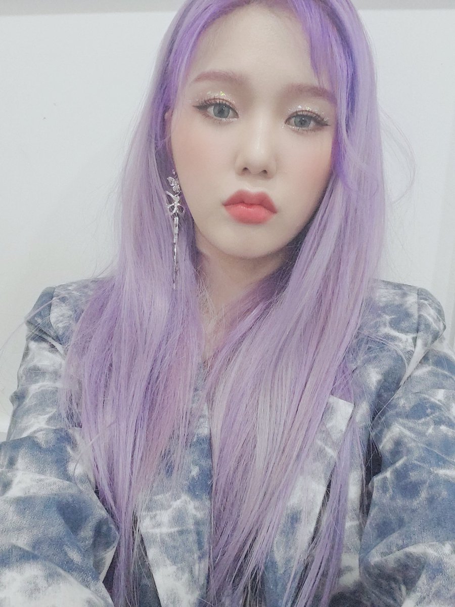 WM_OHMYGIRL's tweet photo. #밈 #뮤직뱅크 
에이 요오
크리들 오늘도 본방사수 잘 하셨느아 https://t.co/iQhg9qy65z