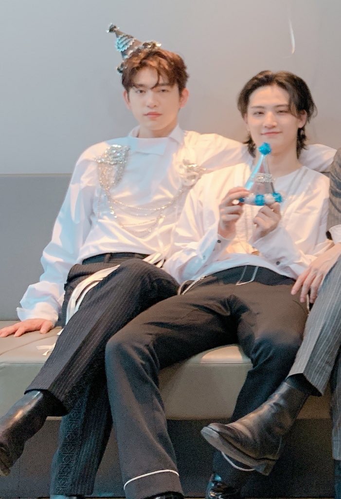 Jinyoung’s arm, their legs, Jaebeom’s elbow.. much to discuss