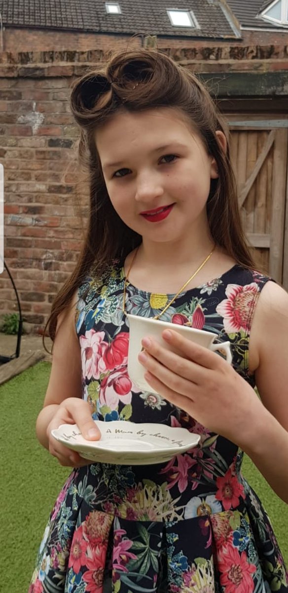 Missychick08's tweet photo. @WoodchurchNews We are baking and having a  lovely afternoon tea garden party. https://t.co/wUpbObJIEZ
