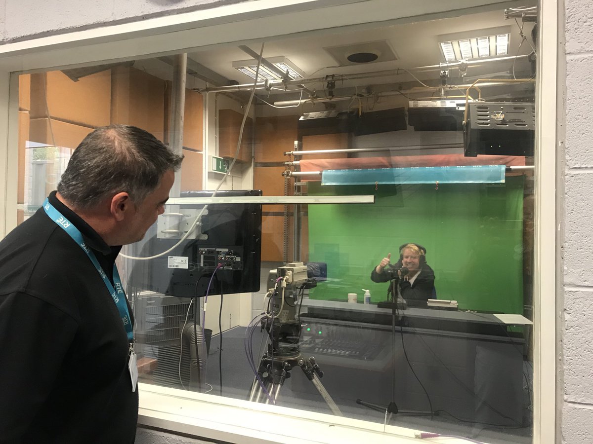 EileenMagnier's tweet photo. ⁦@joeliveline⁩ and here he is - ⁦@TomFlemOfficial⁩ singing live from ⁦@rtenews⁩ #sligo studio with engineer ⁦@MartyCurran⁩ https://t.co/3WgzrEZzMu