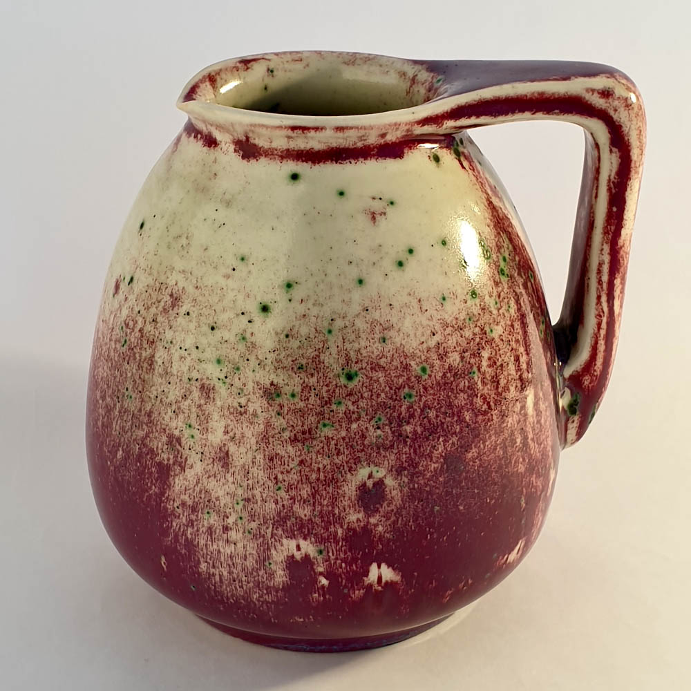 This rare Ruskin Pottery High Fired Jug with full William Howson Taylor signature and angular handle is a beautiful example of Arts and Crafts design.

#ruskinpottery #rarepottery #artsandcraftsmovement #artpottery #interiordesign #britishartpottery #studiopottery #interior
