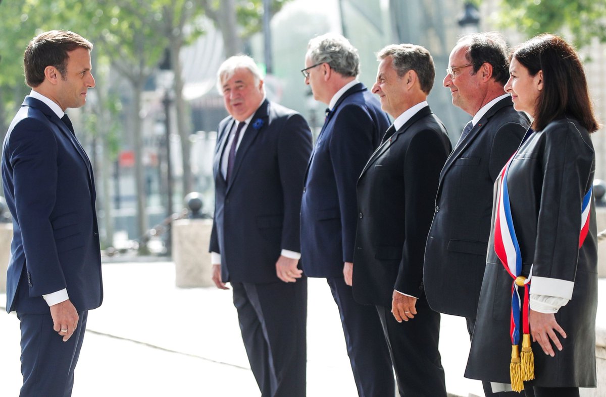 EricMassaud's tweet photo. 6 fossoyeurs de la France en une image.
Voir les deux précédents "présidents" faire des courbettes devant le guignol actuel, quelle piètre image de ce pays, c'est tellement désespérant et affligeant.
Pauvre peuple de France qui subit ces parasites. https://t.co/8VIH1Rs7iN