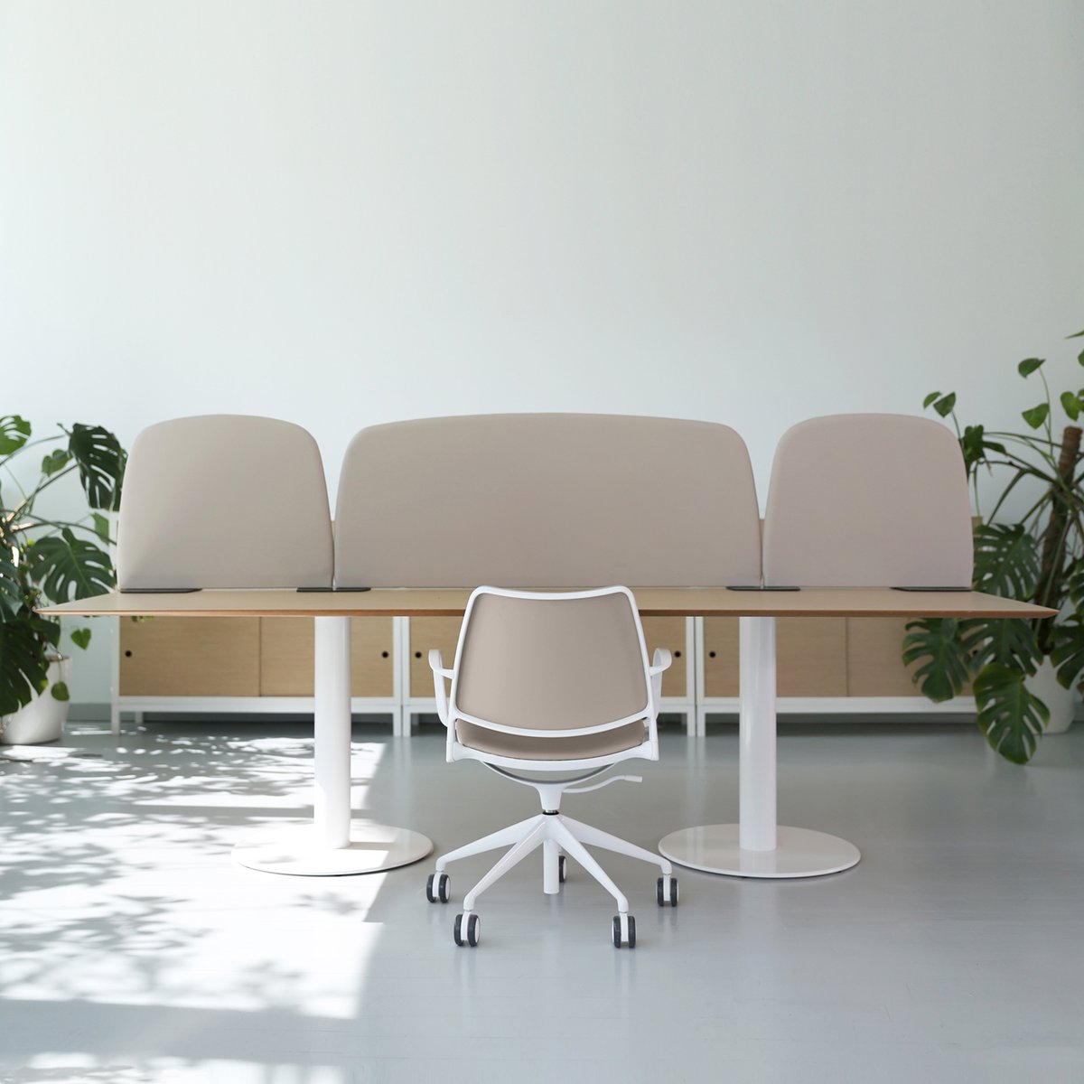 STUAdesign's tweet photo. NEW STUA SCREEN
The challenges of this new world require smart solutions.
STUA presents SCREEN self-standing table panel that makes our environment safer.
The system is composed of two elements, that can be free-standing or connected, as you wish.
https://t.co/e1BW74Garg
#stua https://t.co/9o9LslLGDi