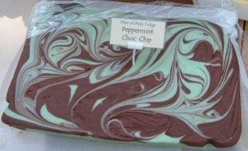 ManofAranFudge's tweet photo. Here it is - Peppermint Choc Chip Fudge - https://t.co/MTjaaWfMSy In response to all those requests Tomás has made a slab of Peppermint Choc Chip .. https://t.co/dlbfvjAh1y