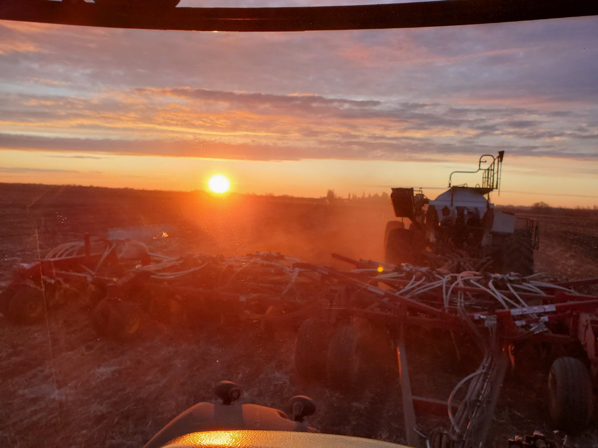GenikFarms's tweet photo. Beat the sun to work this morning! https://t.co/S5Ti5KAA6R