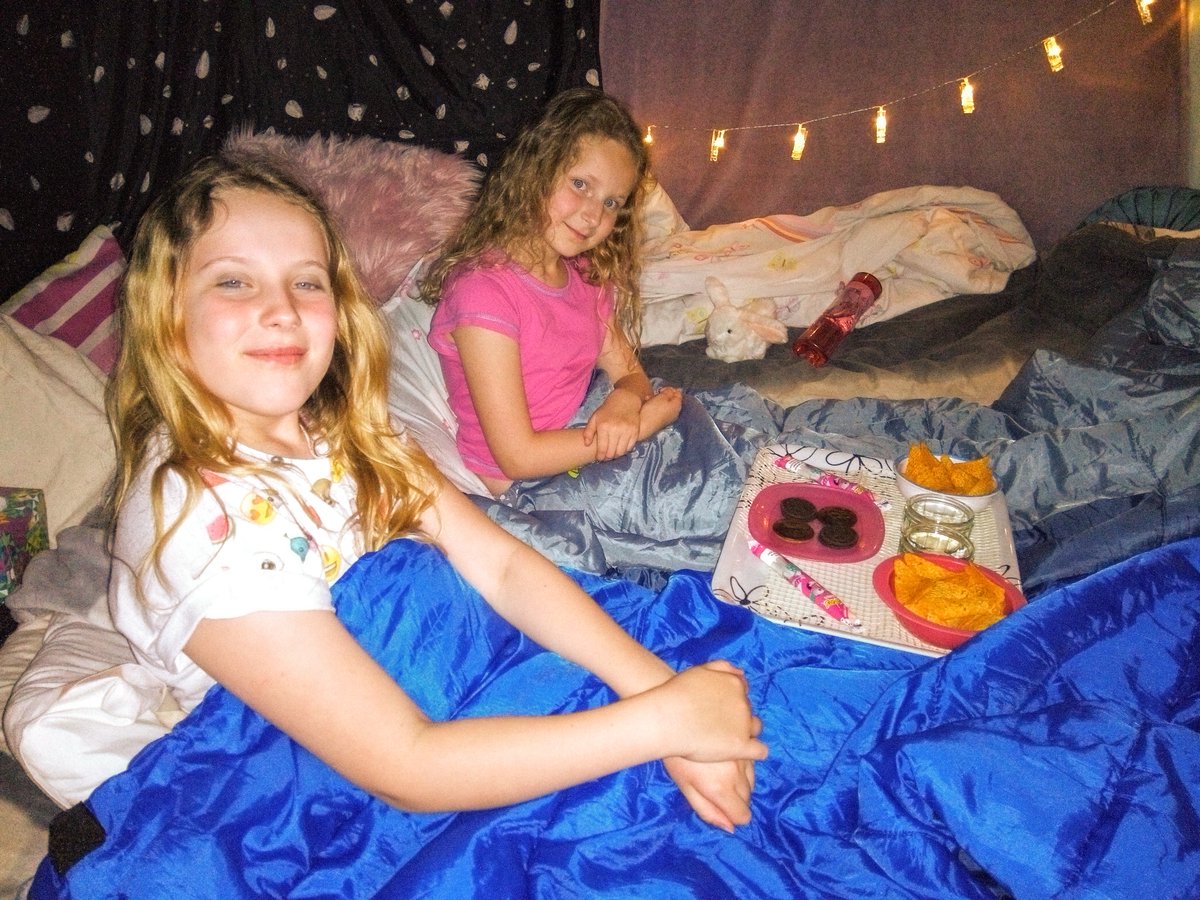 astro1978cleo's tweet photo. @barwellacademy the girls and I were honing our building skills last night using blankets, pillows and pegs to turn the trampoline into a yurt 😆 it was very successful and the girls had a great night in it and actually managed to get some sleep too...bonus 👍 https://t.co/M61MpMvqZS