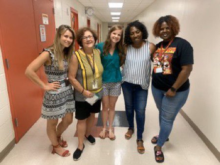 MsSmall2016's tweet photo. 💕🐝TBT- Which is your fav 📸 ? 
I can’t choose, ❤️ them all! Is that K camp? School pride is always 🔛🔝with @MsMcKinleyATL 🙌🏽🙌🏽 #brandonthrowback 🐝💕#thanksapsteachers @MsEkpere @mbpcaps @jbland100  @CatesMurphy @HalliganTherese @mbhalliday17 @SuLambCoach https://t.co/RpuAUteCiq