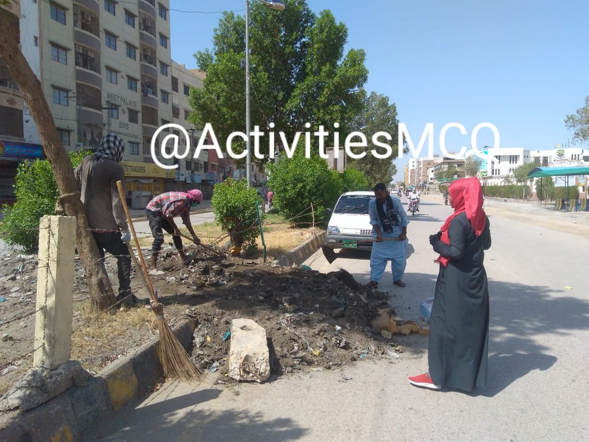 ActivitiesMCQ's tweet photo. 08.05.2020
With the Directions of Chairman MC Qasimabad, to keep the City's #EnvironmentClean & Healthy, the #GreenBelt has been cleared & Silt has been lifted at Green Belt from Ali Palace to Saint Bonaventure School. https://t.co/3qfDeO0fhO