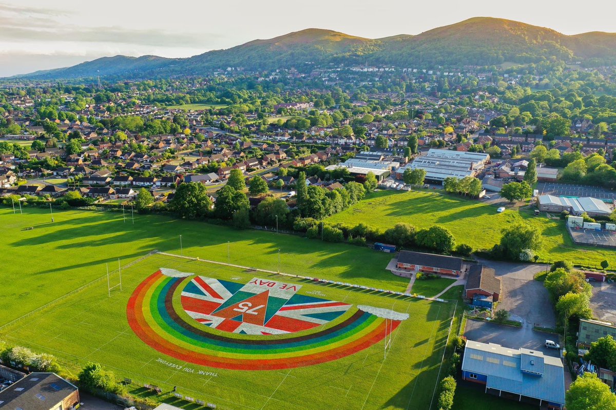 morganmotor's tweet photo. A beautiful way to mark #VEDay75 and thank all of the wonderful key workers for their incredible hard work. 

Well done to our neighbours and friends @FleetLM &amp; @MalvernRugby for doing this. Can you spot the Morgan factory? 🇬🇧 #VEDay #VEDay2020 (📸 Callum Jacob) https://t.co/LDP9mgniMv