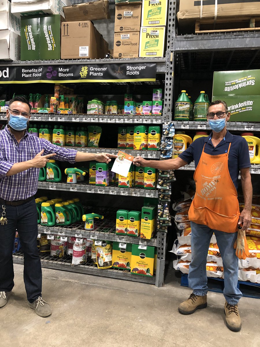 Recognizing associates around the store... Richie is an amazing garden associate, that always help and always have a positive attitude! Thank you Richie for all you do everyday !