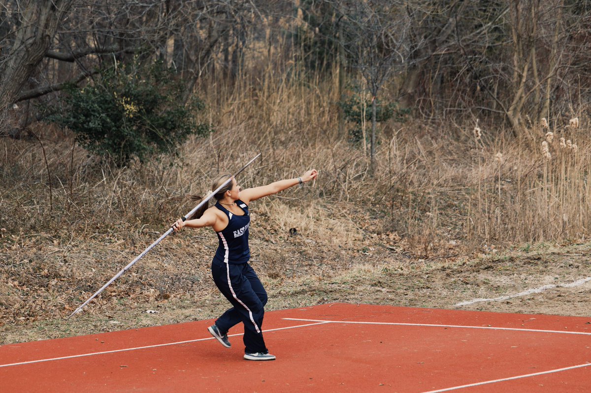 samschlottman's tweet photo. happy FANATIC FRIDAY! today i am posting some pics from my previous years of track as i am very sad that i did not get to have my final season. this sport has given me the chance to grow in so many ways💛💙#YellowjacketPride @EHHSMrHughes @EHHSPBIS @HarkinsEHHS @EHHSPrincipal https://t.co/bAMD376WyO