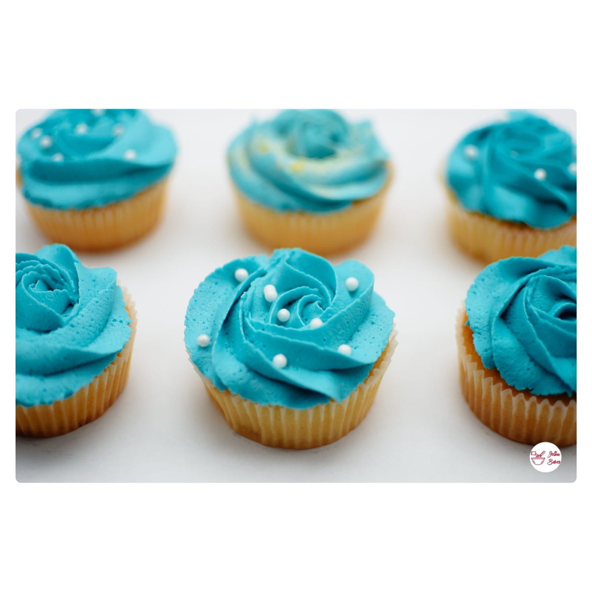 xjathux's tweet photo. Cupcakes 
#cakes #cupcakes https://t.co/KgUWoEWEPc